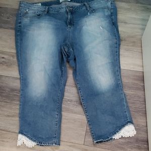 Torrid distressed Jean capris with lace at ankle